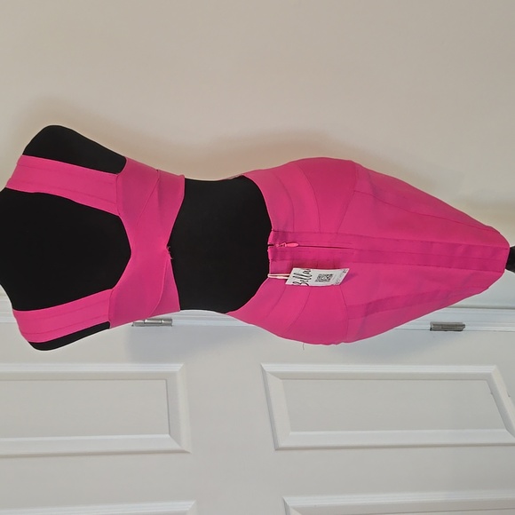 Vibrant Pink Bandage Dress - Picture 4 of 10